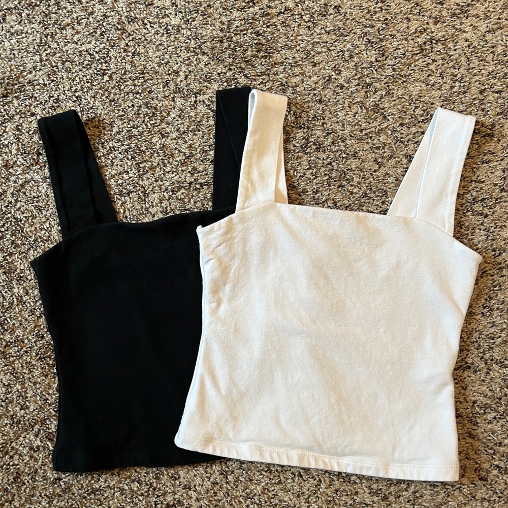 Abercrombie & Fitch Black and Cream Sleeveless Fitted Tank Tops